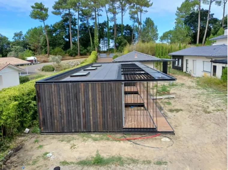 Réalisation d'une étanchéité de toiture terrasse design d'un pool house à Capbreton, Bayonne, GD Étanchéité