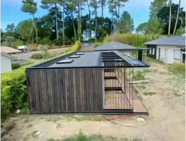 Réalisation d'une étanchéité de toiture terrasse design d'un pool house à Capbreton, Bayonne, GD Étanchéité
